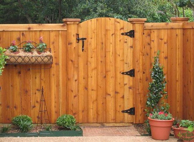 Деревянная ограда Деревянная ограда